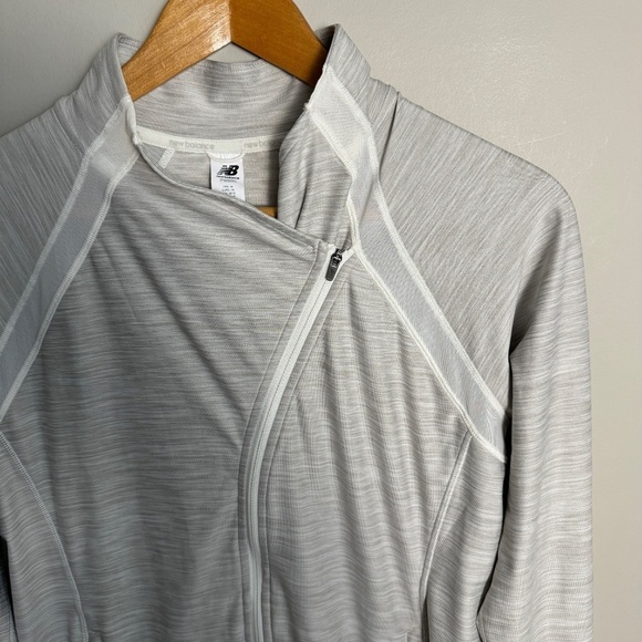 New Balance Women's Gray/Beige Asymmetric Zip Up Performance Track Jacket M - Picture 5 of 16